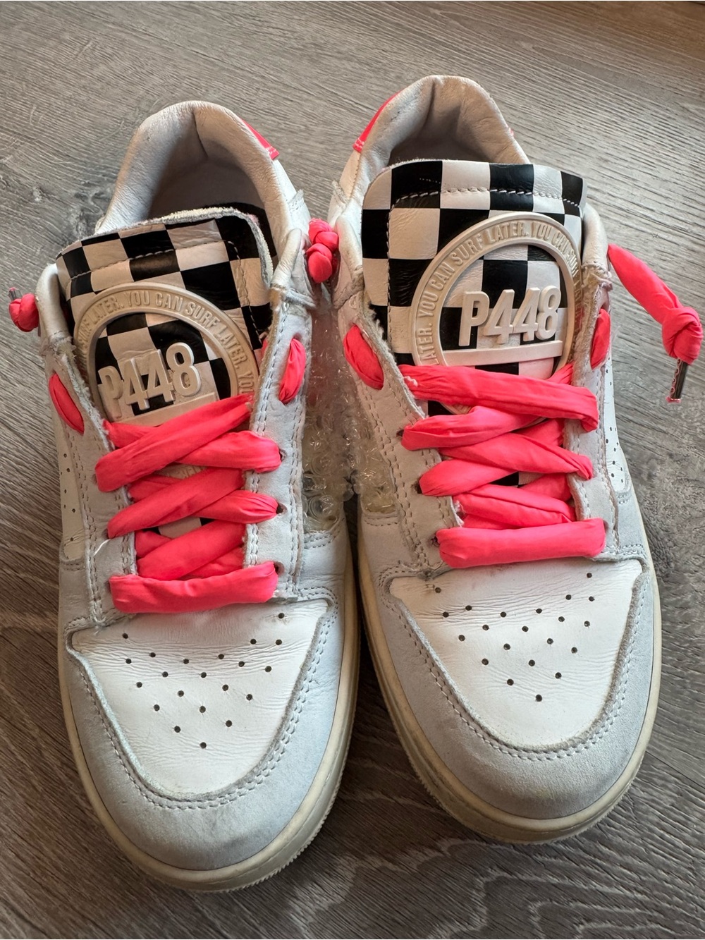 P448 Mason Sneaker White/Chess leather
Puffy Pink Laces